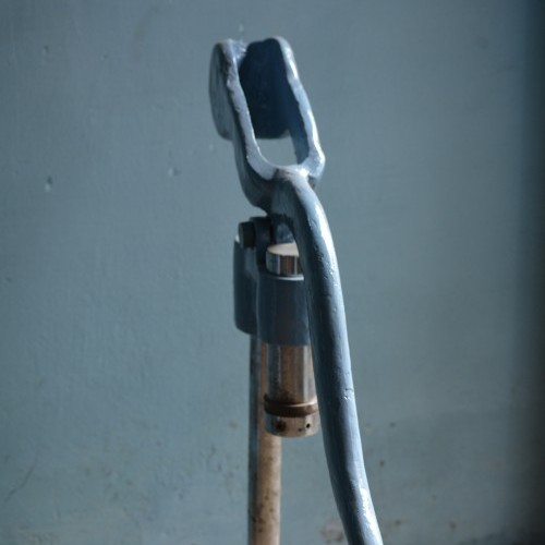 CROWN CAP SEALING MACHINE A-11