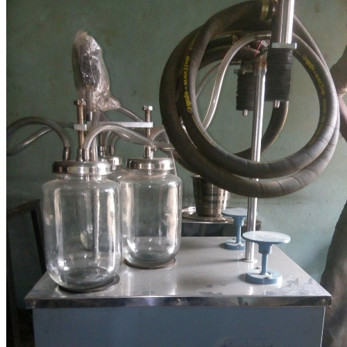 VACUUM BOTTLE FILLING MACHINE D-4